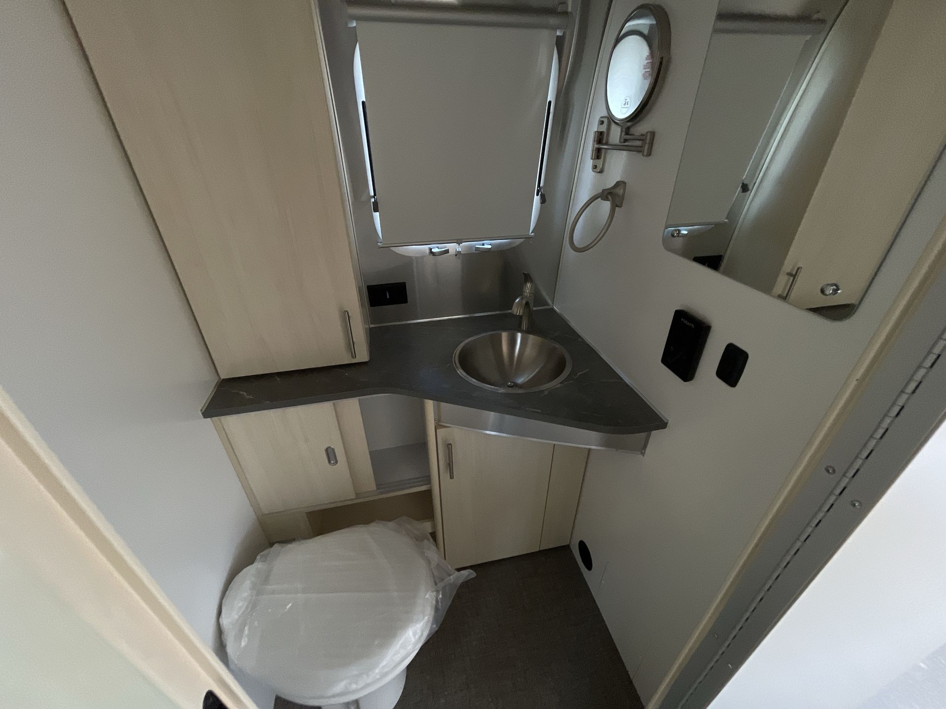 2026 Airstream 25FBQ Base