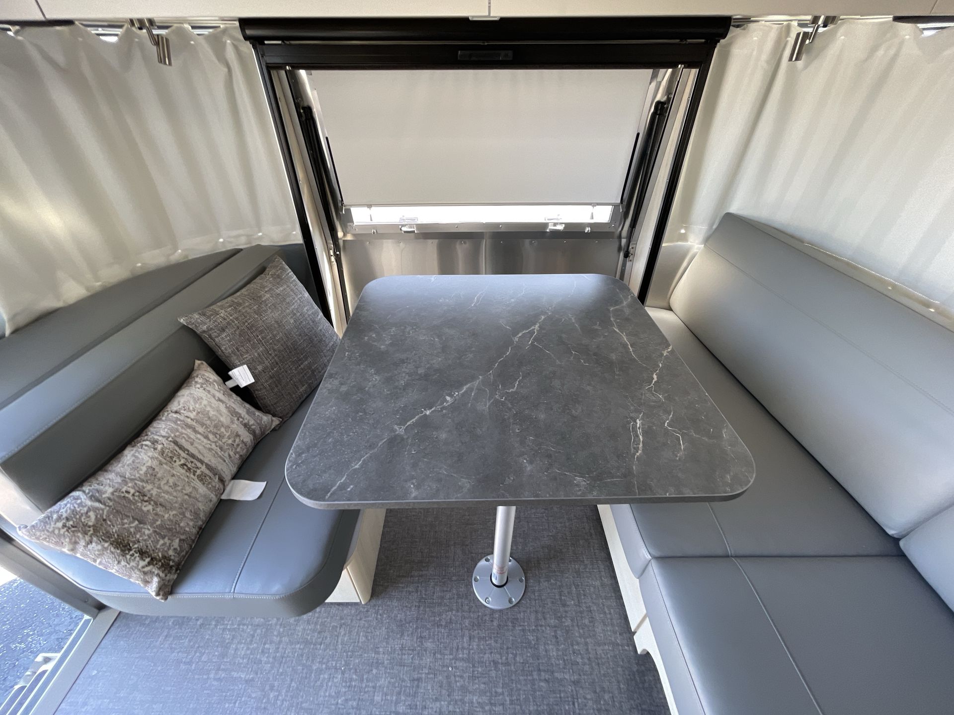 2026 Airstream 25FBQ Base