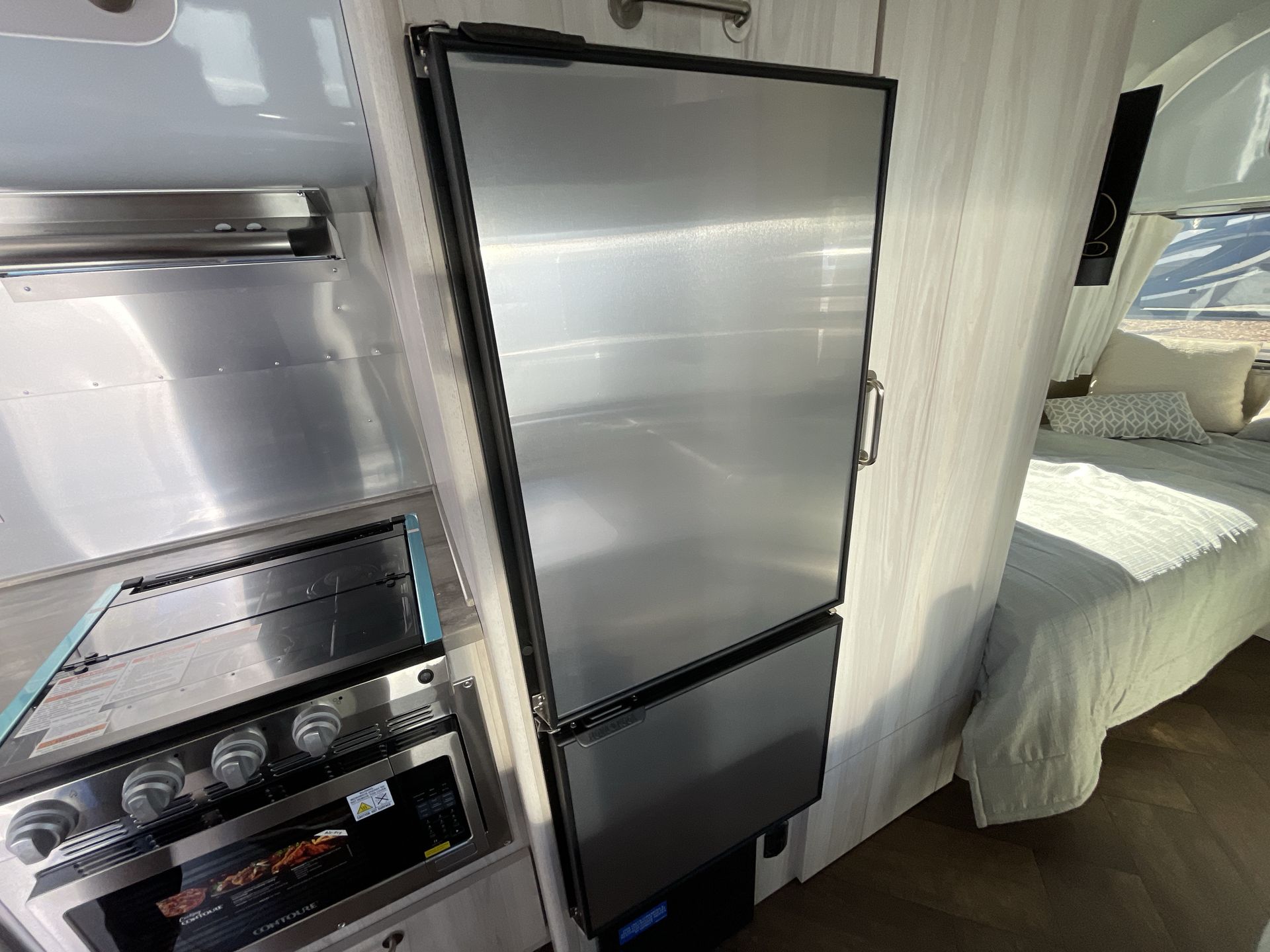 2026 Airstream 23FBT Base