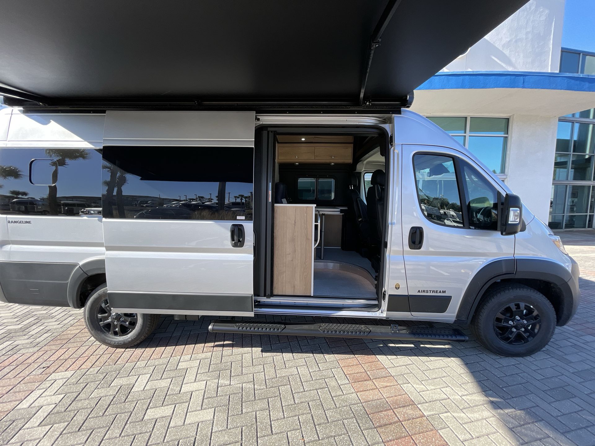 2026 Airstream Rangeline Base