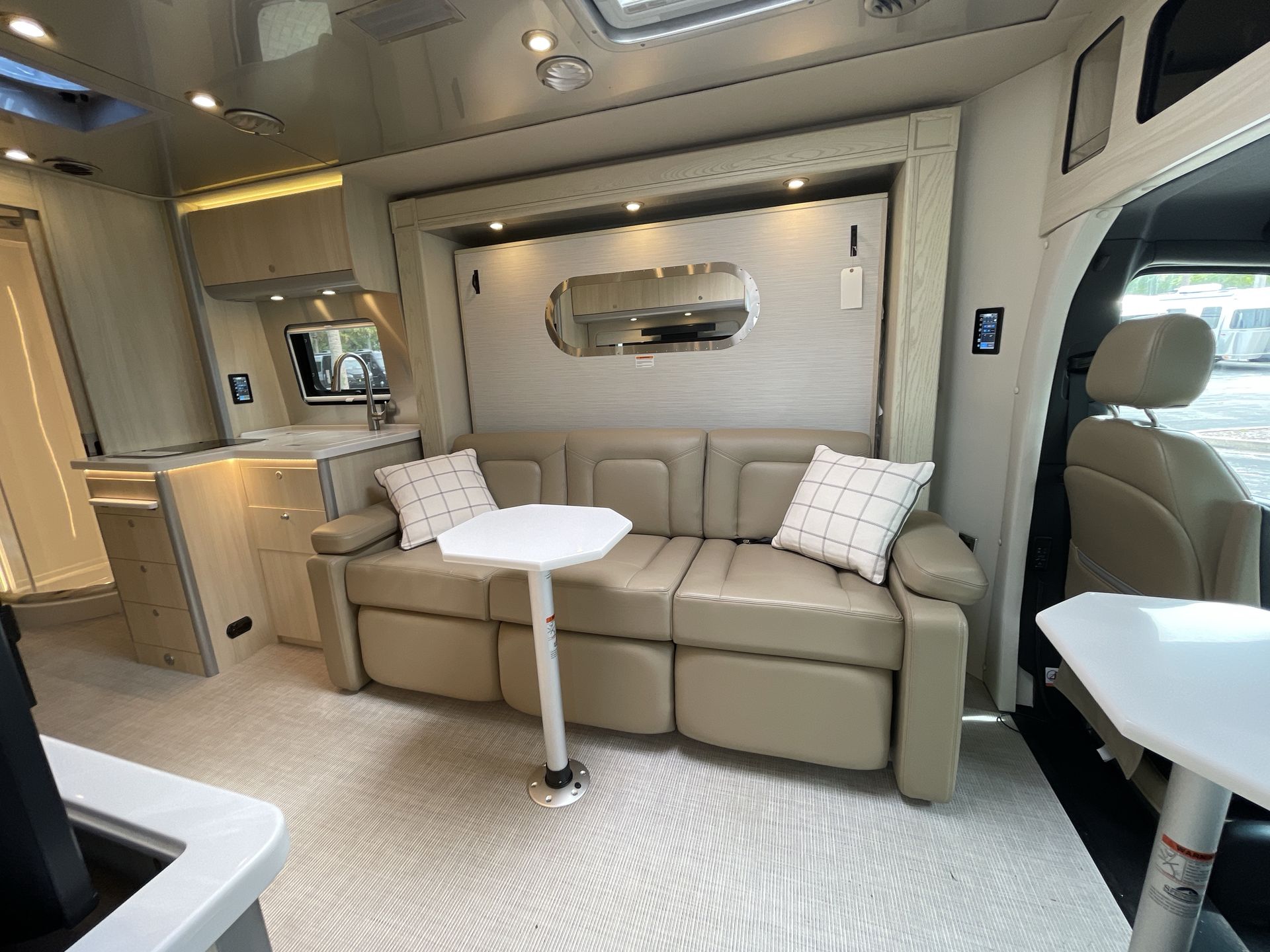 2025 Airstream Murphy Suite Base