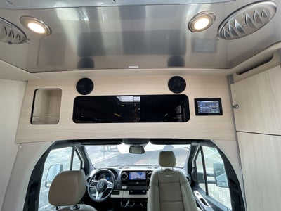 2025 Airstream Murphy Suite Base