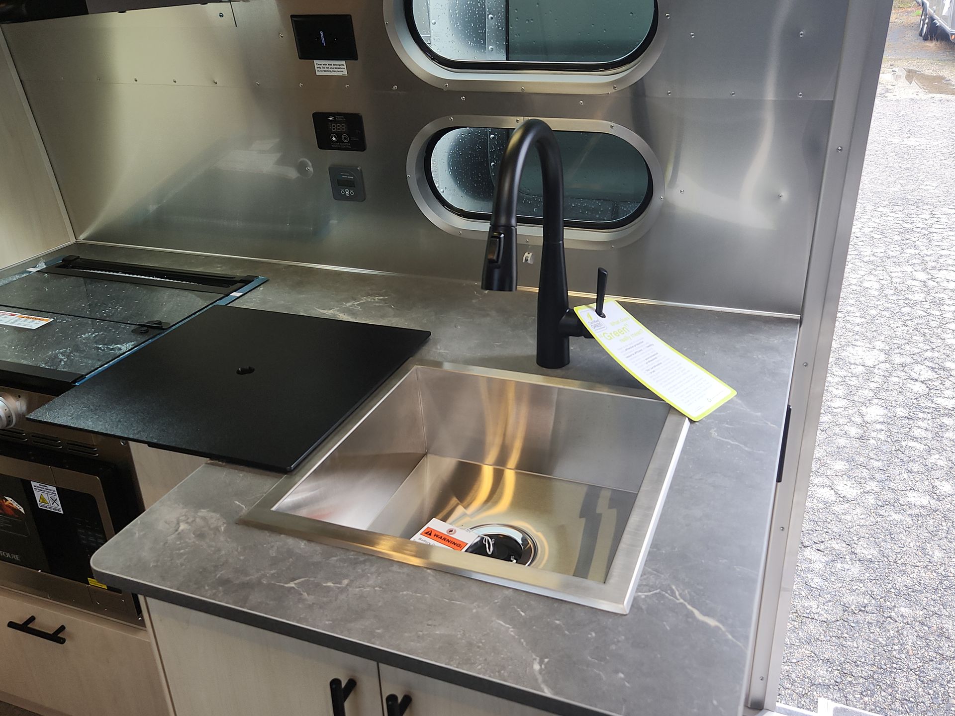 2025 Airstream 25FBT Base