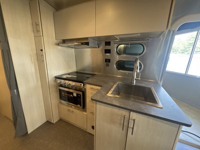 2025 Airstream 25FBQ Base