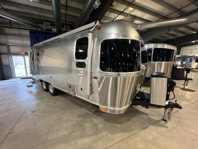 2025 Airstream 25FBQ Base