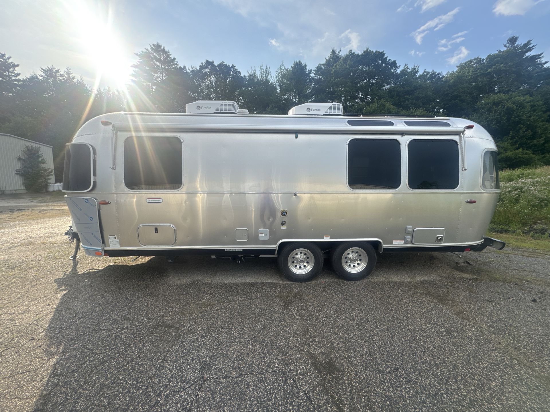 2025 Airstream 25FBT Base