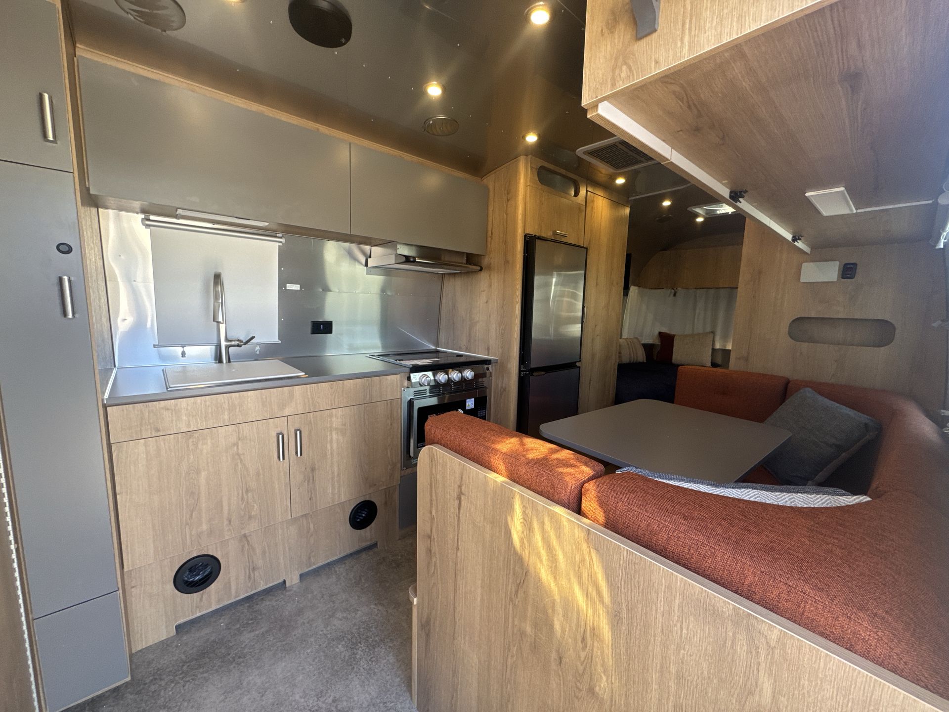 2026 Airstream 23FBT Base