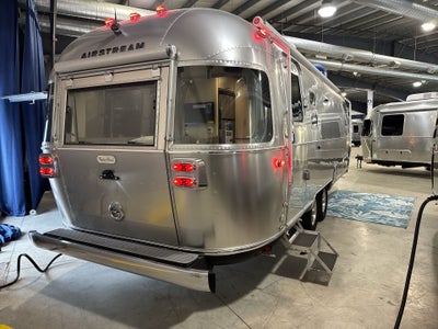 2025 Airstream 27FBT Base