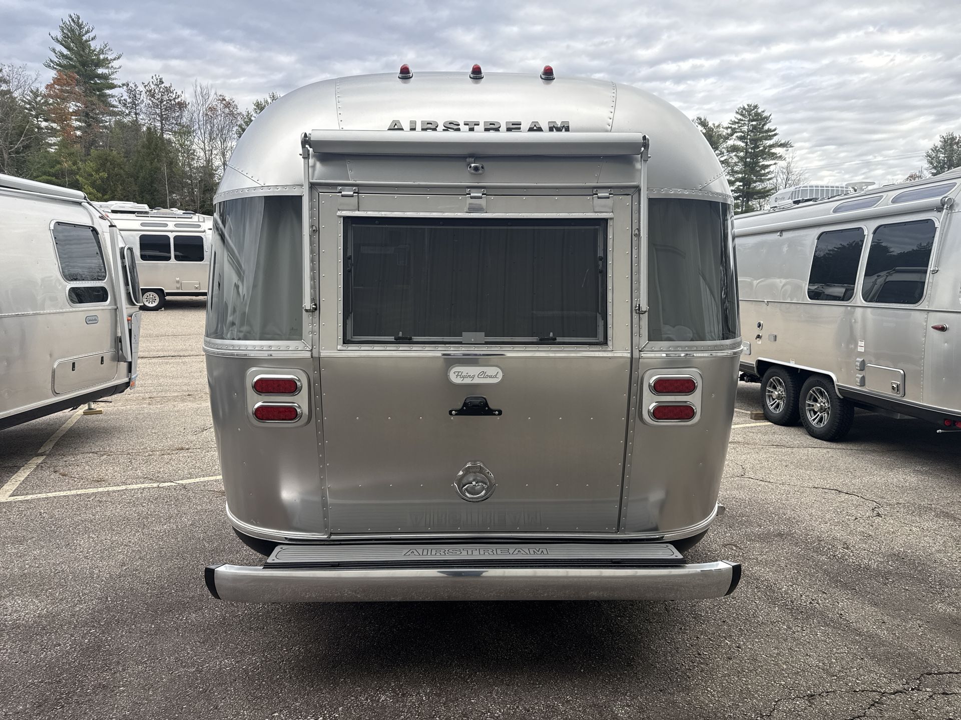 2026 Airstream 27FBQ Base