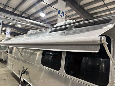 2026 Airstream 27FBT Base