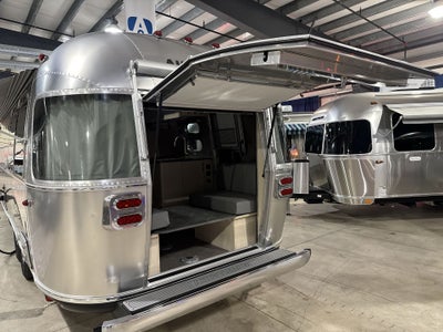 2026 Airstream 27FBT Base