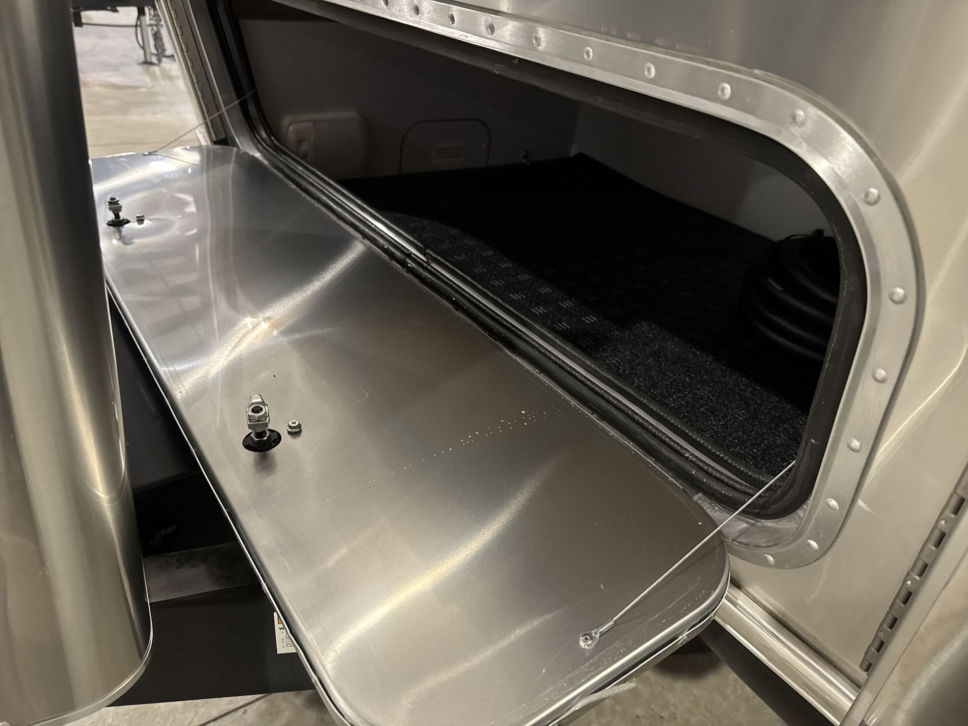 2025 Airstream 27FBQ Base