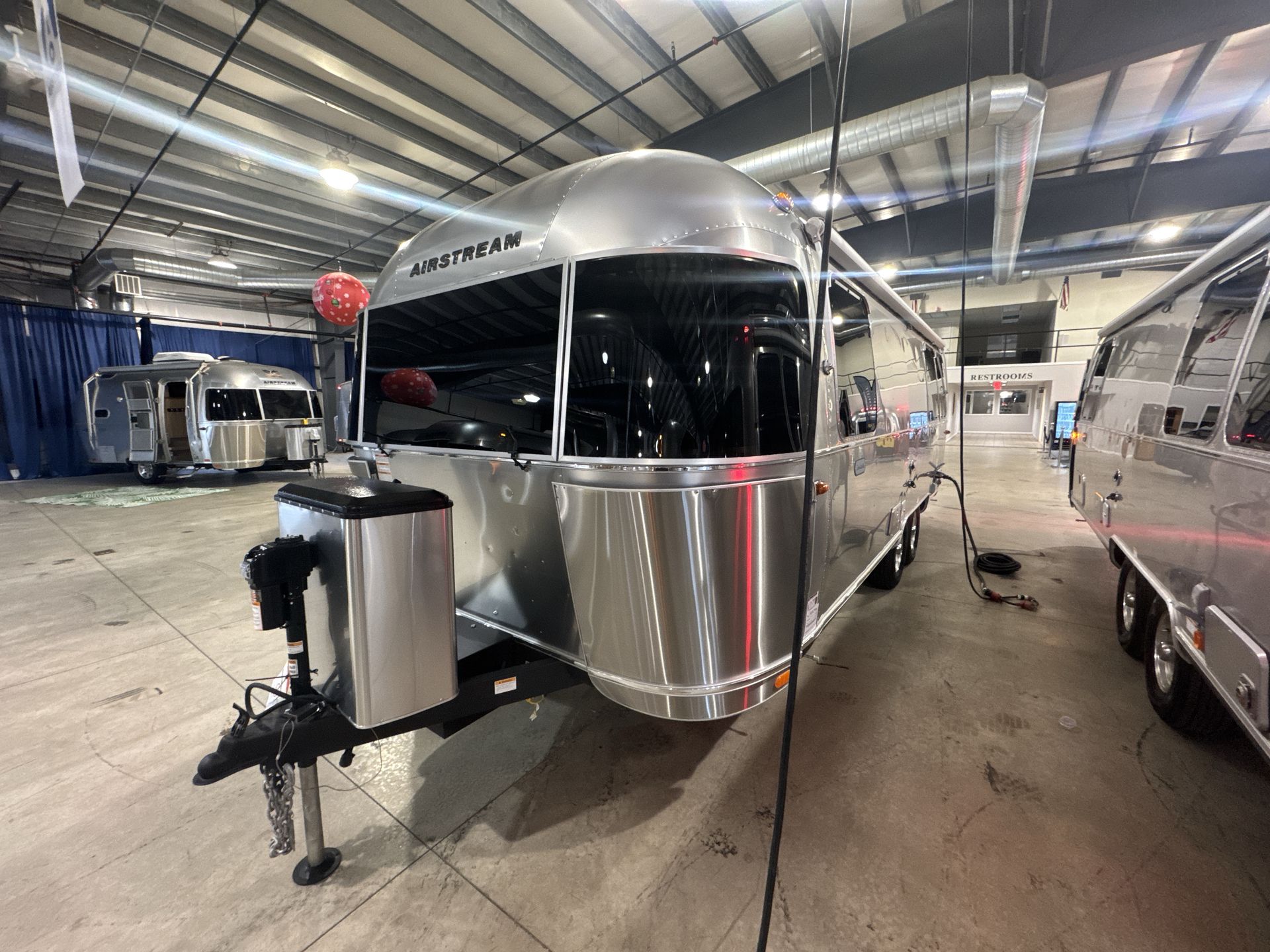 2025 Airstream 25FBQ Base