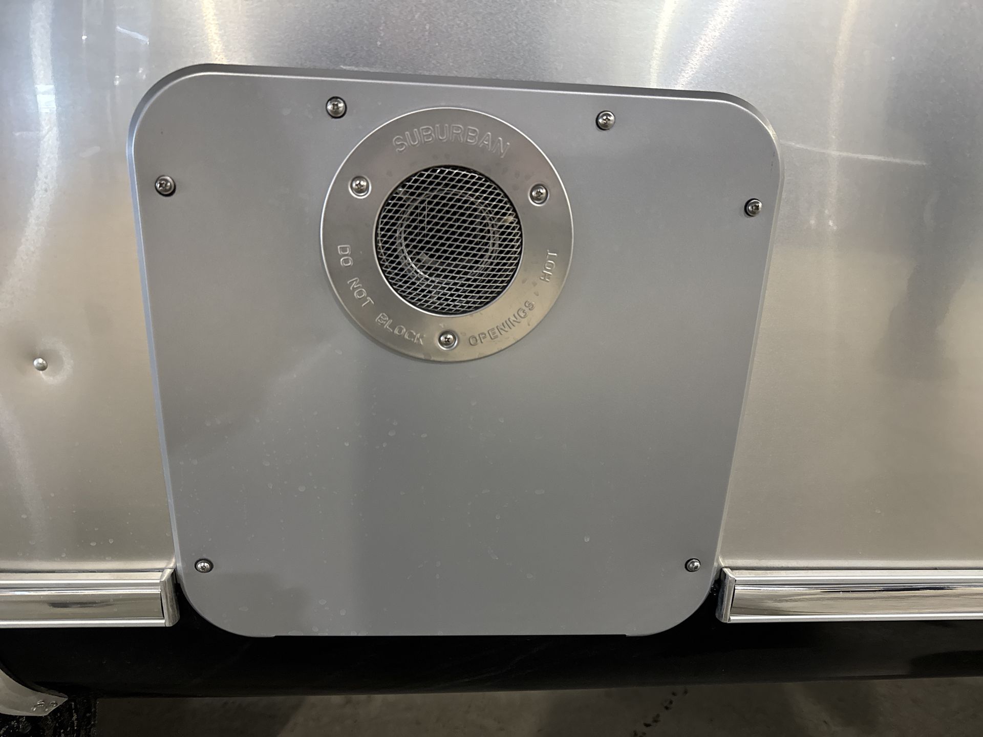 2026 Airstream 27FBT Base