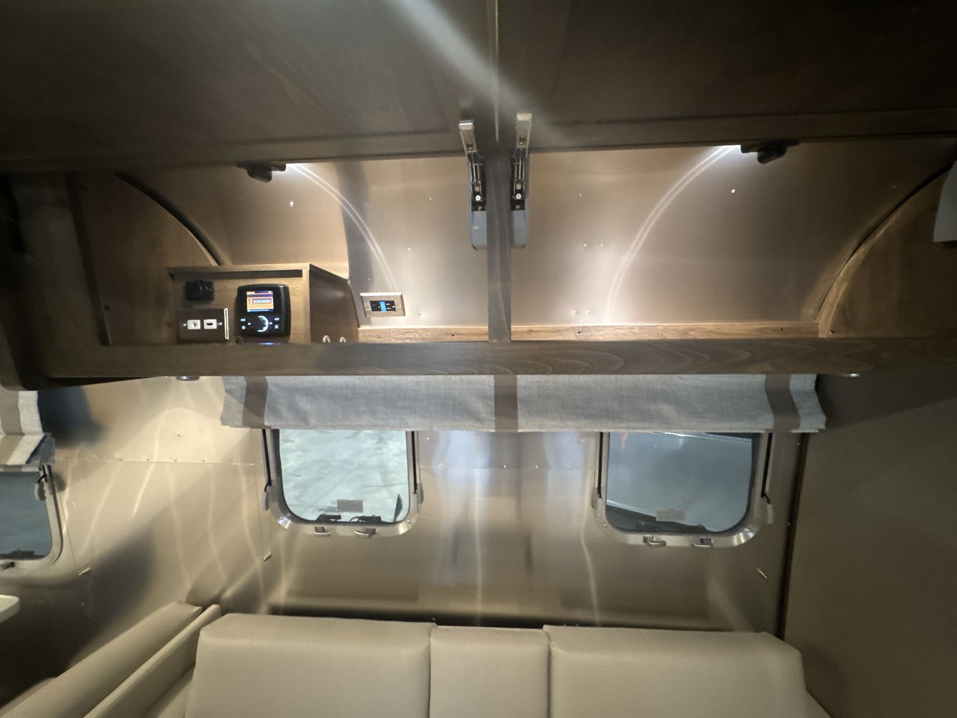 2026 Airstream 33FBT Base