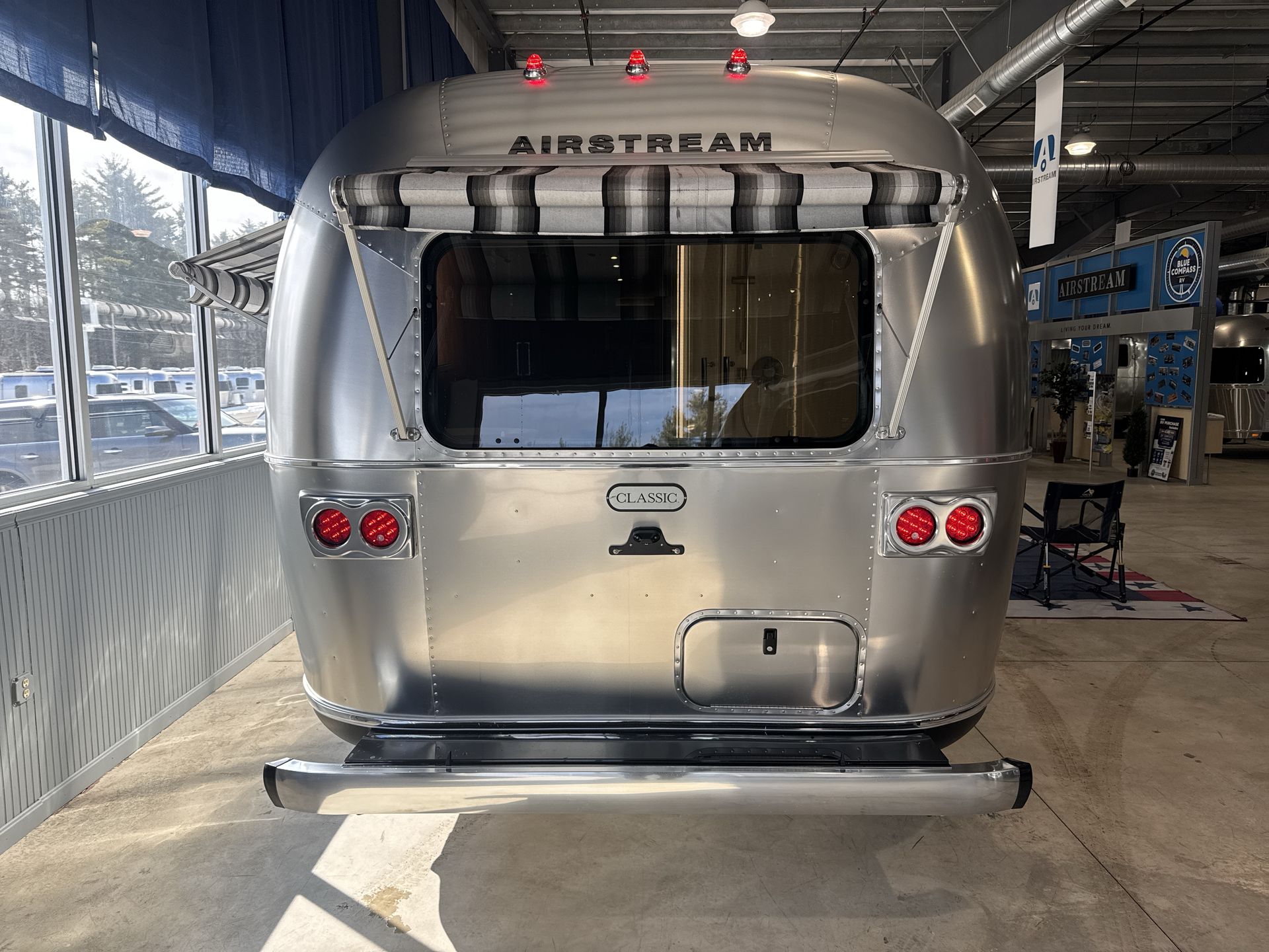 2026 Airstream 33FBT Base