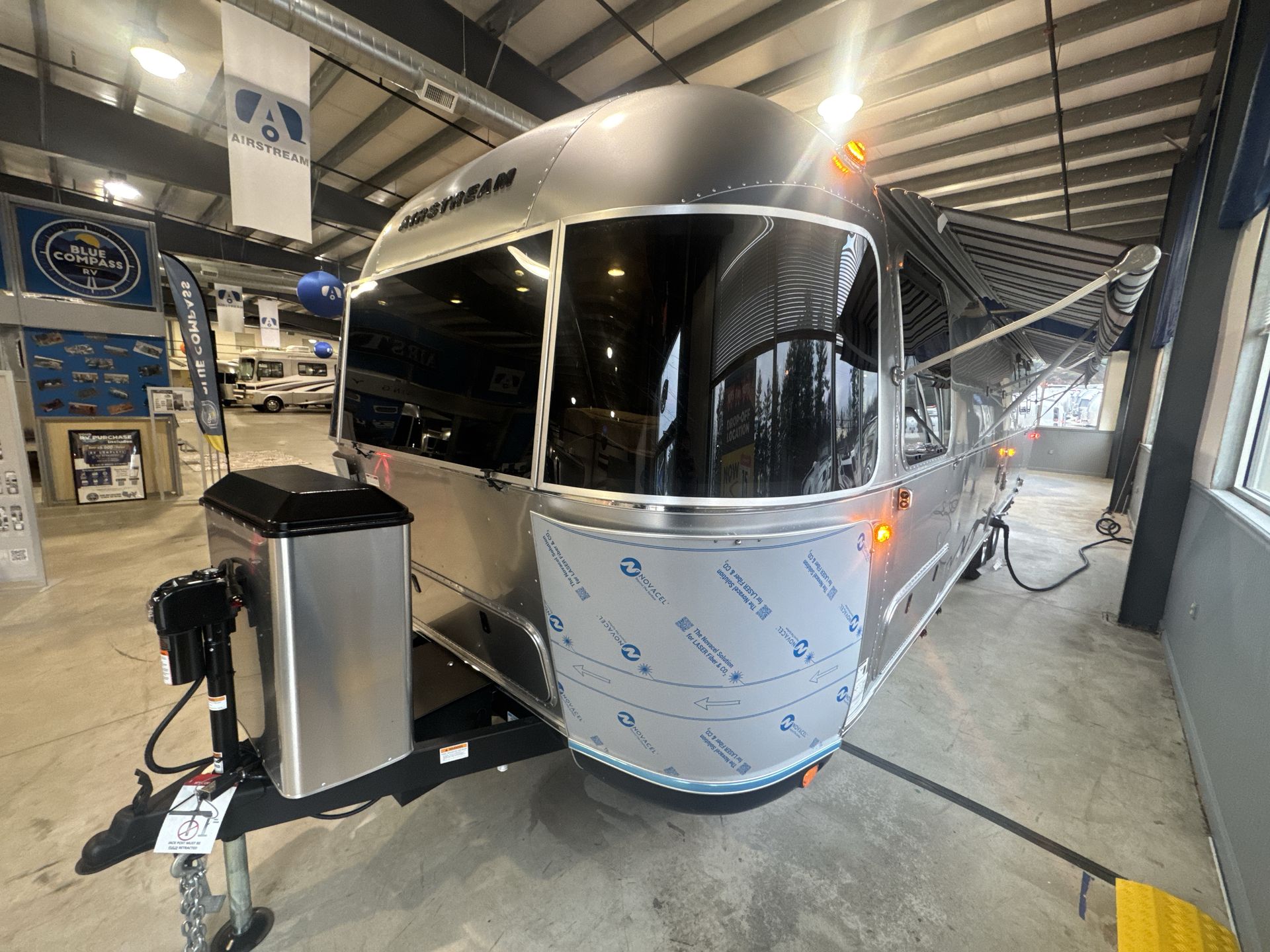 2026 Airstream 33FBT Base