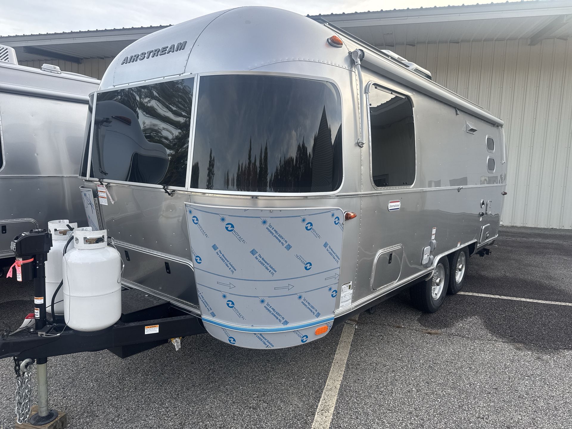 2026 Airstream 23FBT Base
