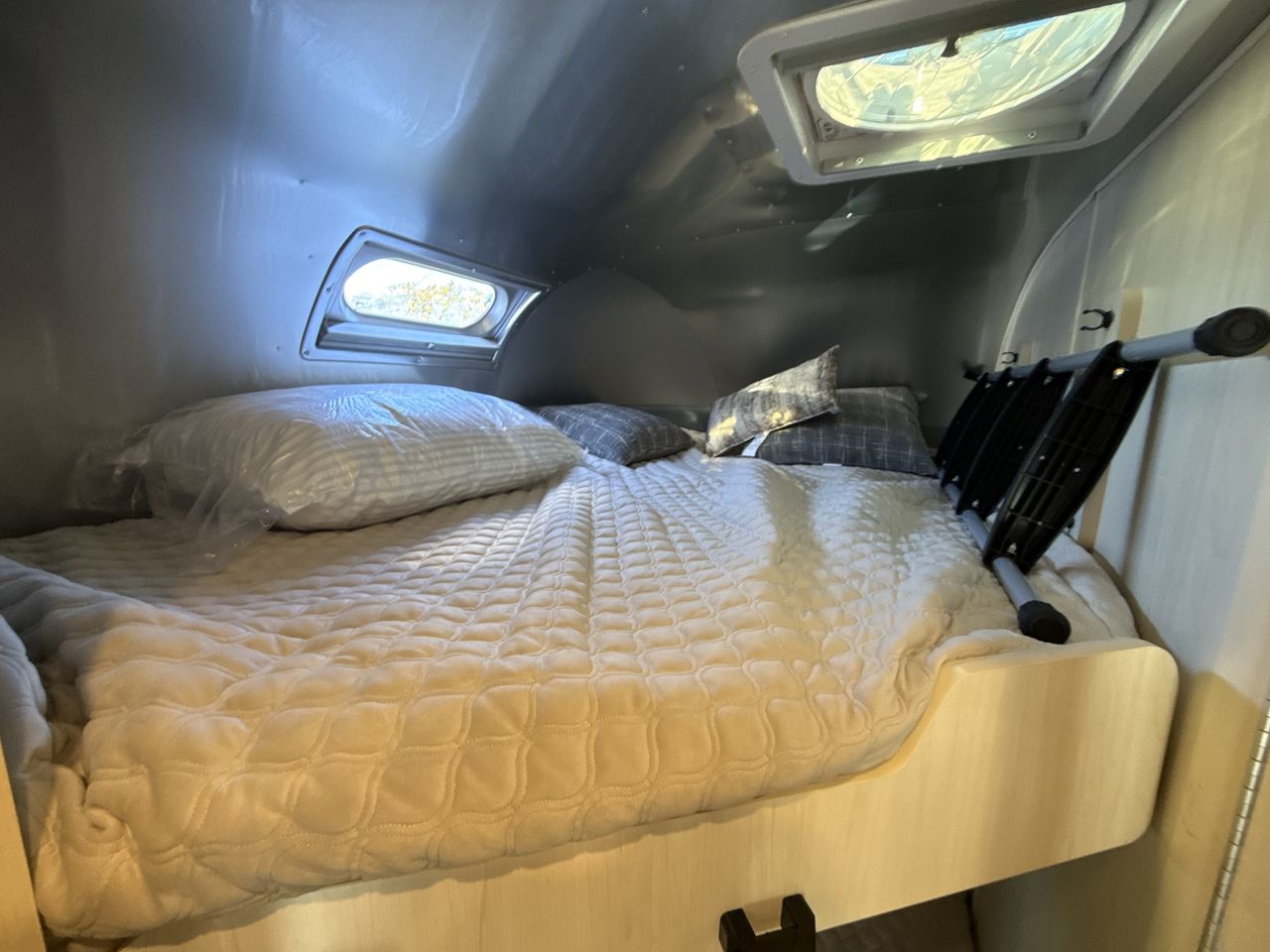 2026 Airstream 30FBBT Base