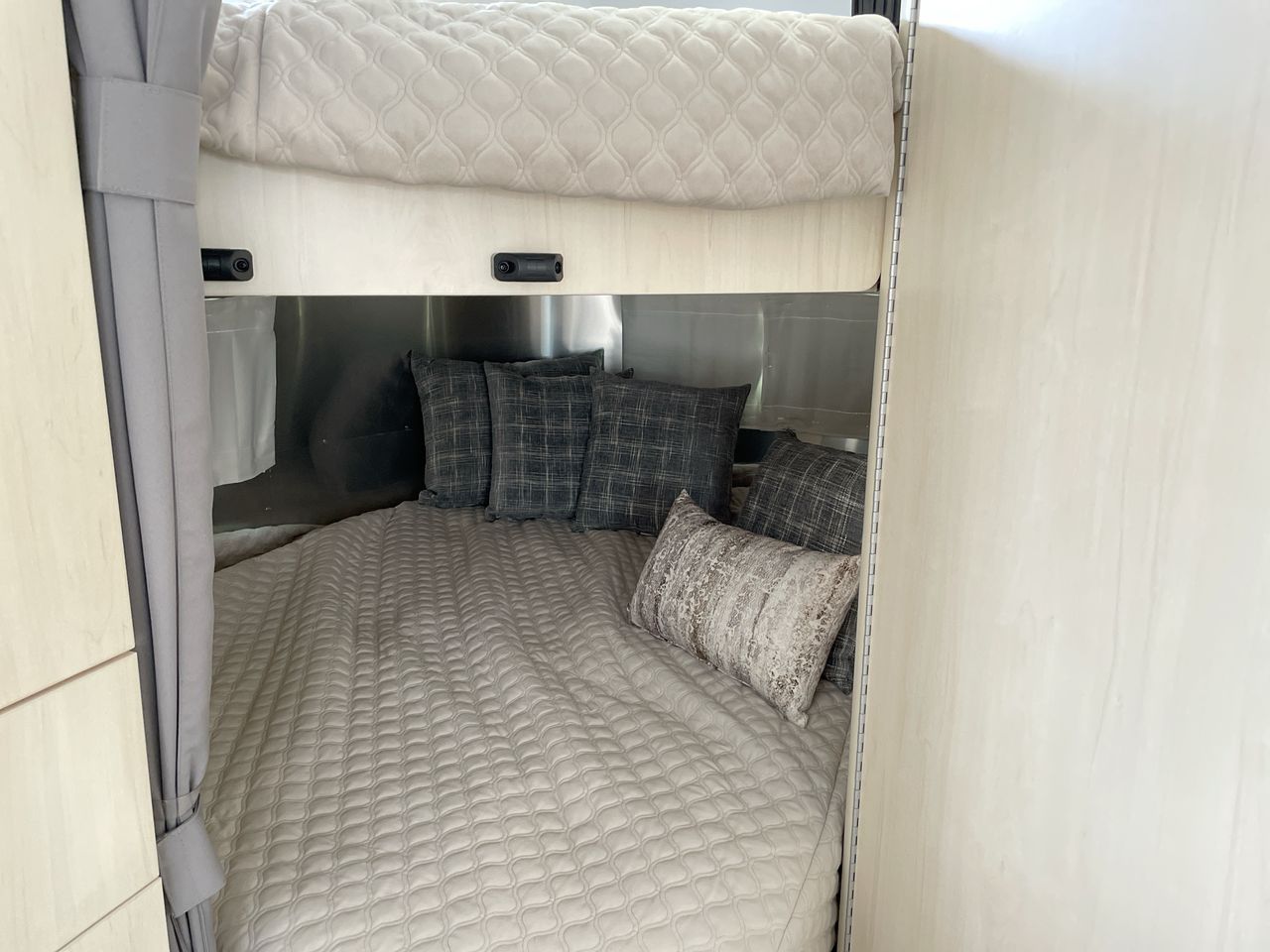 2025 Airstream 30FBBQ Base
