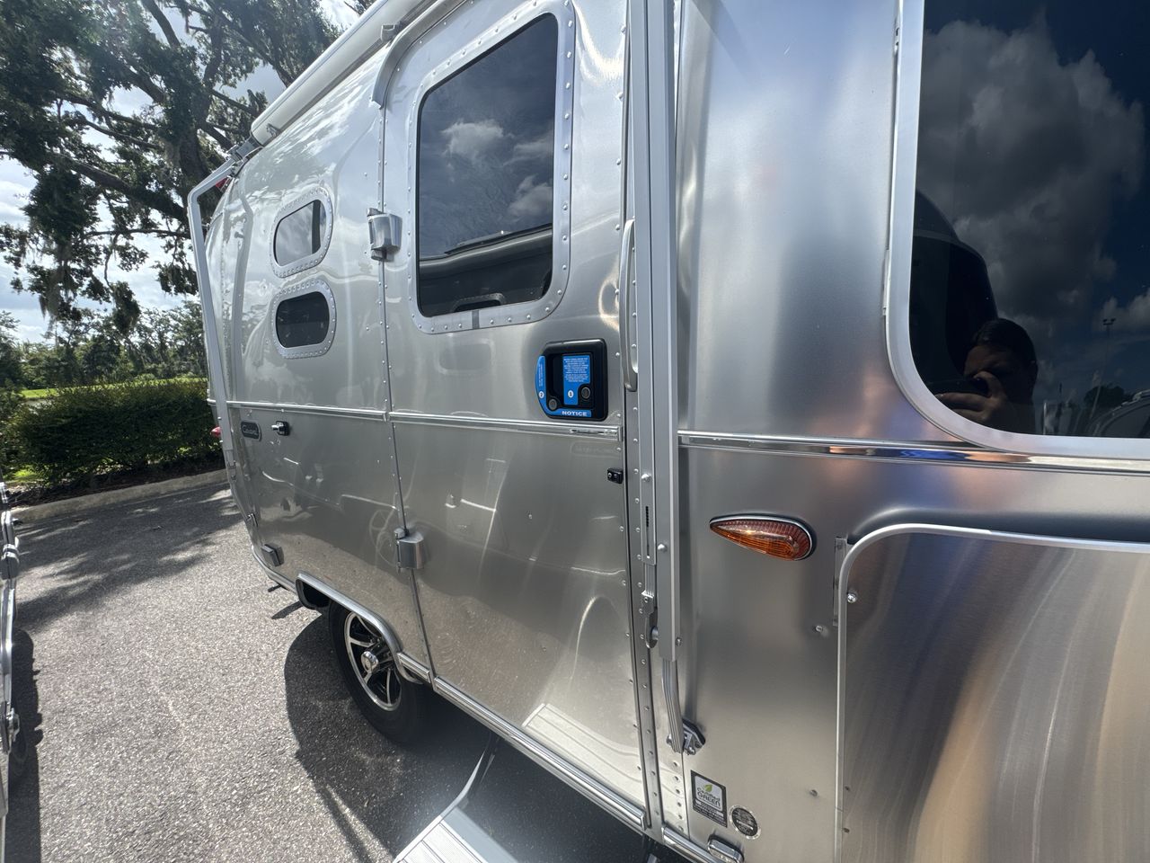 2025 Airstream 16RB Base