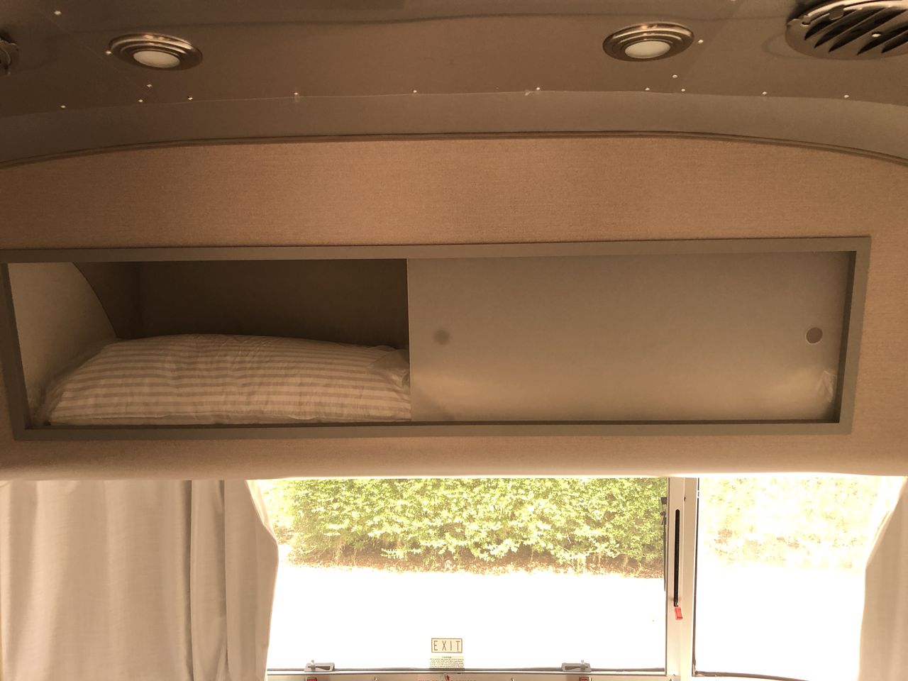 2025 Airstream 16RB Base