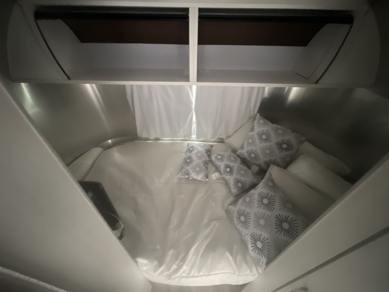 2026 Airstream 16RB Base