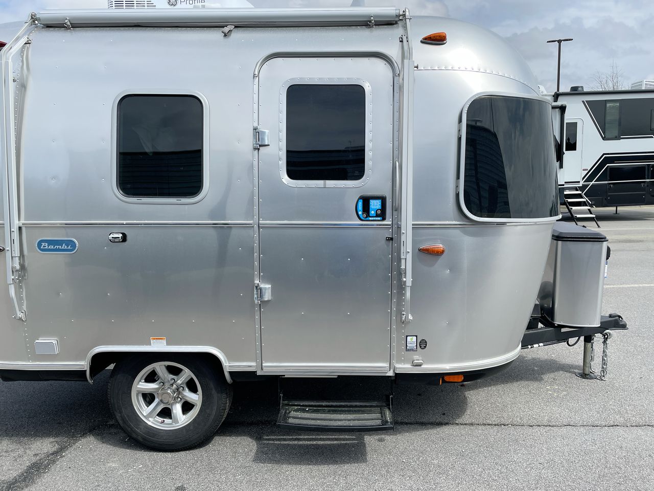 2025 Airstream 16RB Base