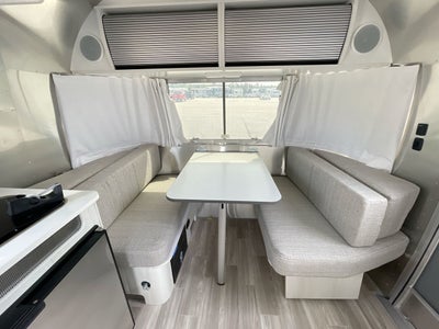 2025 Airstream 16RB Base