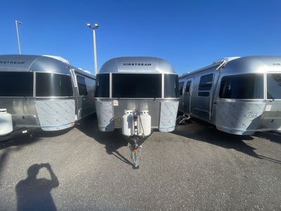 2026 Airstream 25FBQ Base
