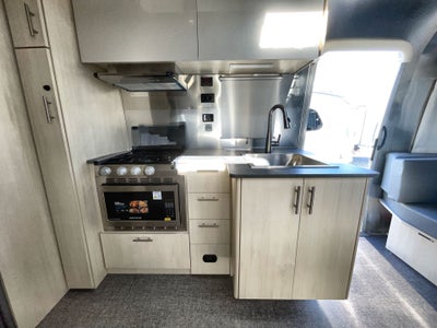 2026 Airstream 25FBT Base