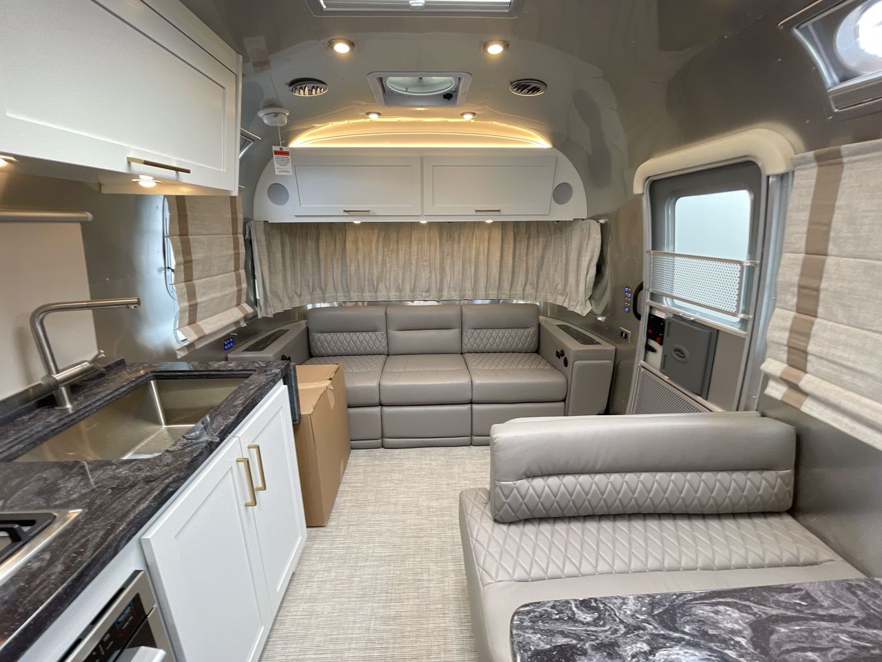 2026 Airstream 28RBQ Base