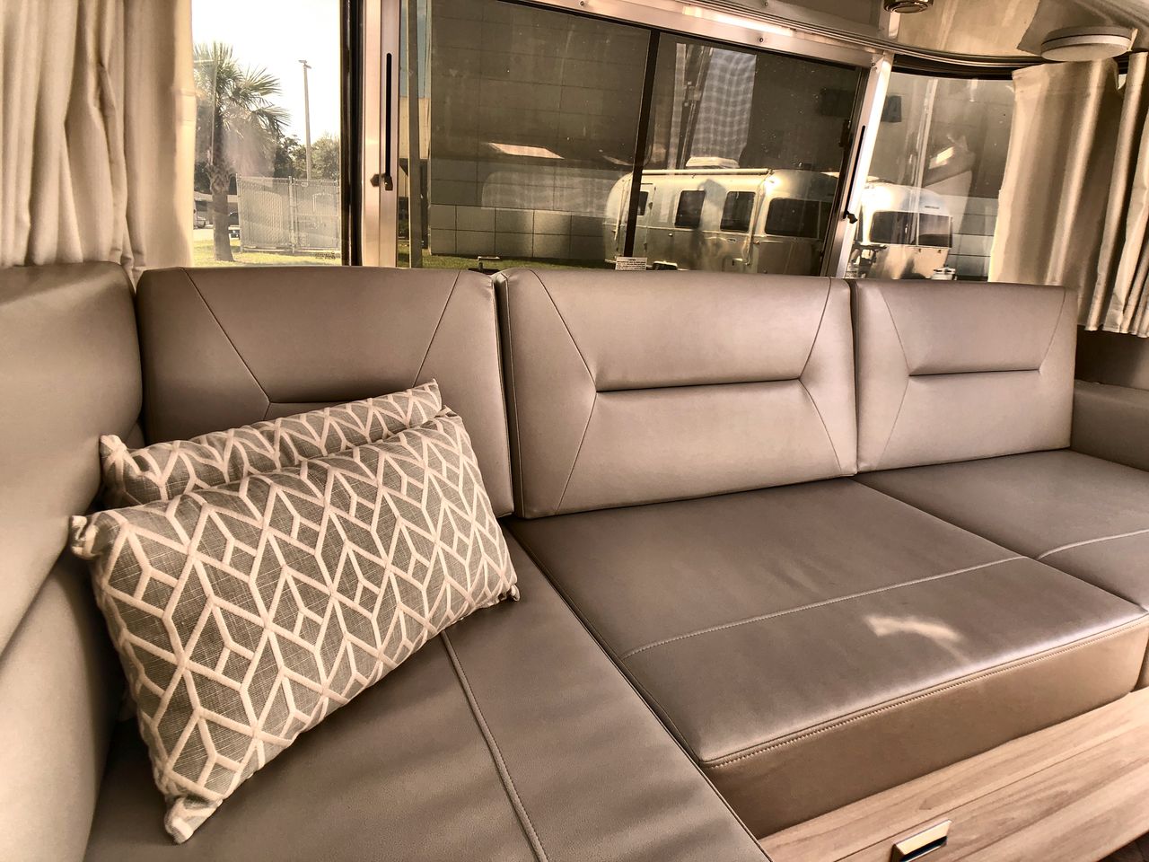 2026 Airstream 28RBQ Base
