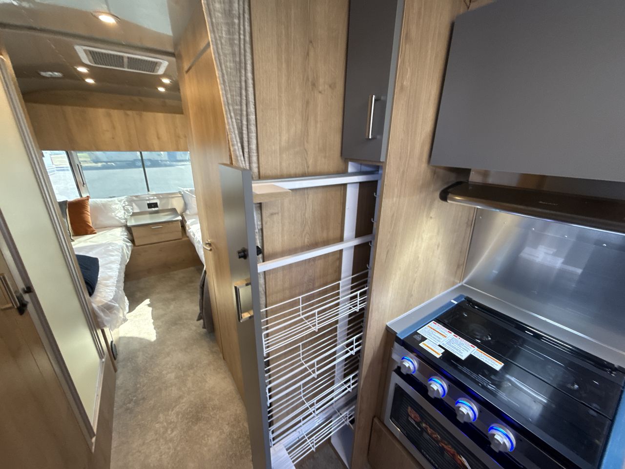 2026 Airstream 25FBT Base