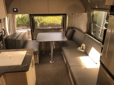 2026 Airstream 27FBT Base