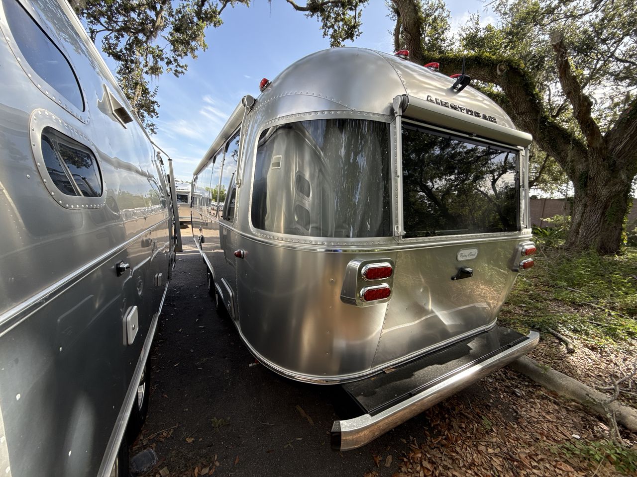 2025 Airstream 27FBQ Base