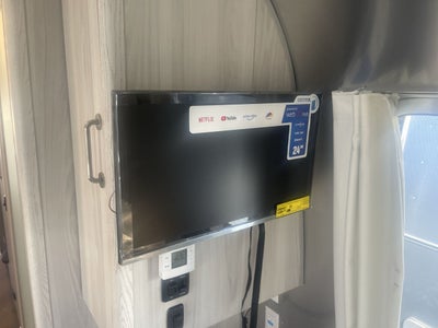 2026 Airstream 27FBT Base