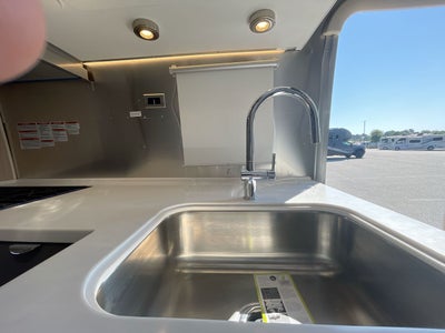 2026 Airstream 27FBQ Base