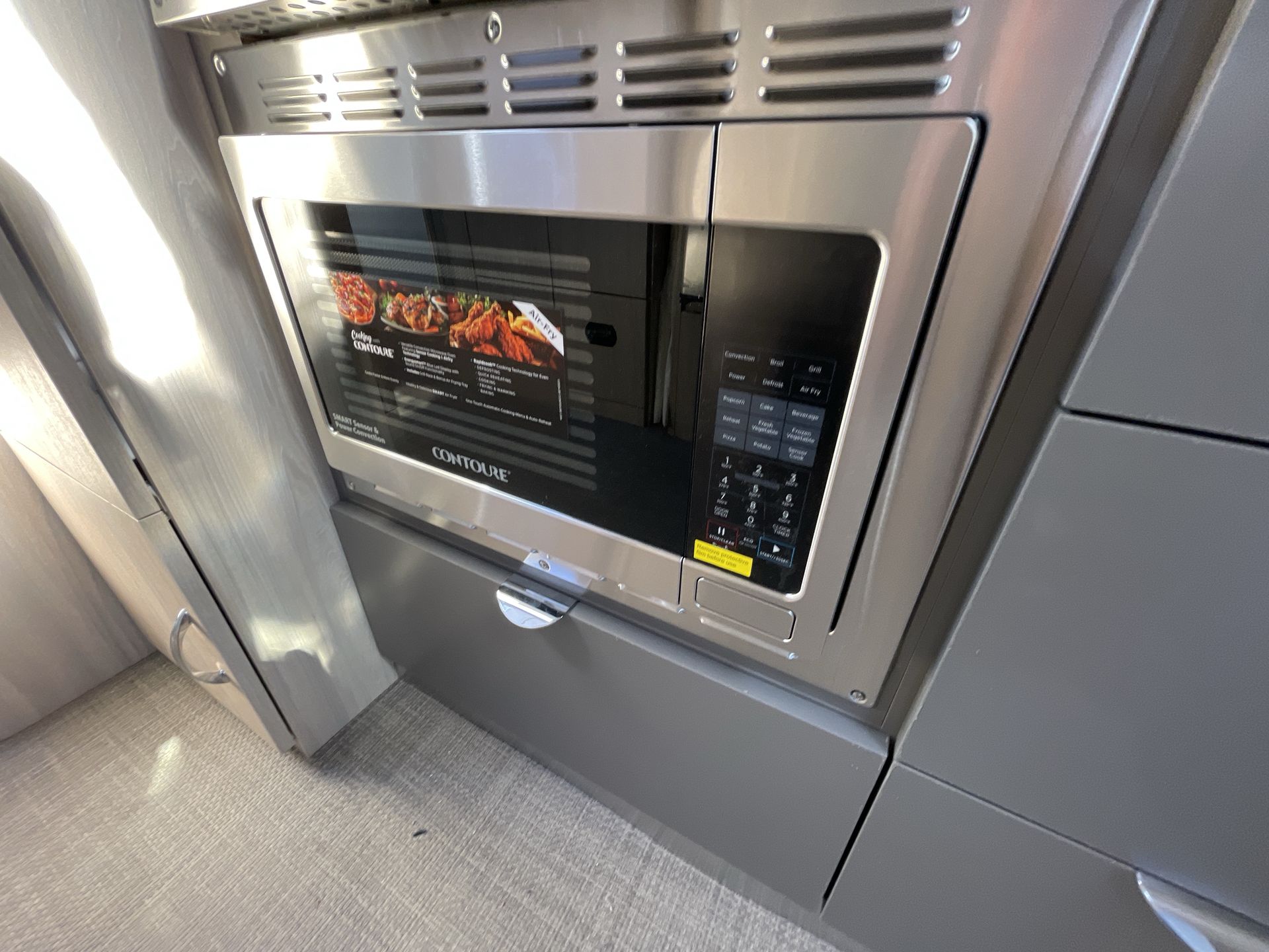 2026 Airstream 27FBT Base