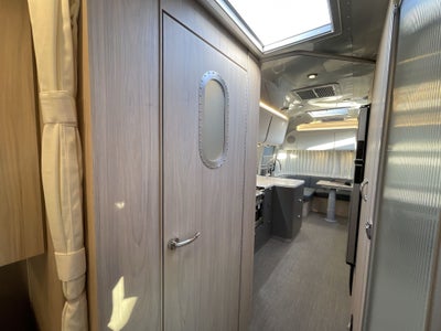 2026 Airstream 27FBT Base