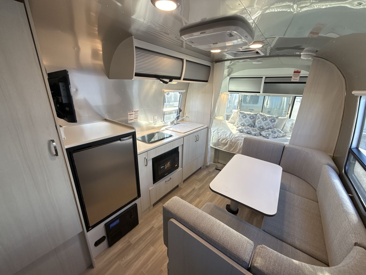 2026 Airstream 22FB Base