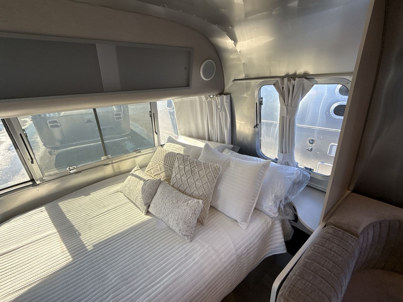 2026 Airstream 22FB Base