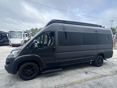 2026 Airstream Rangeline Base