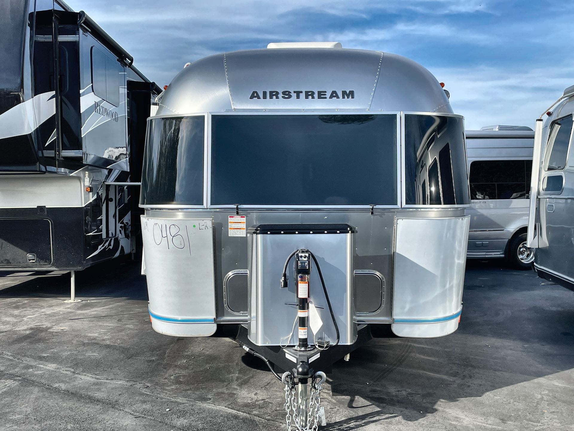 2026 Airstream 27FBT Base