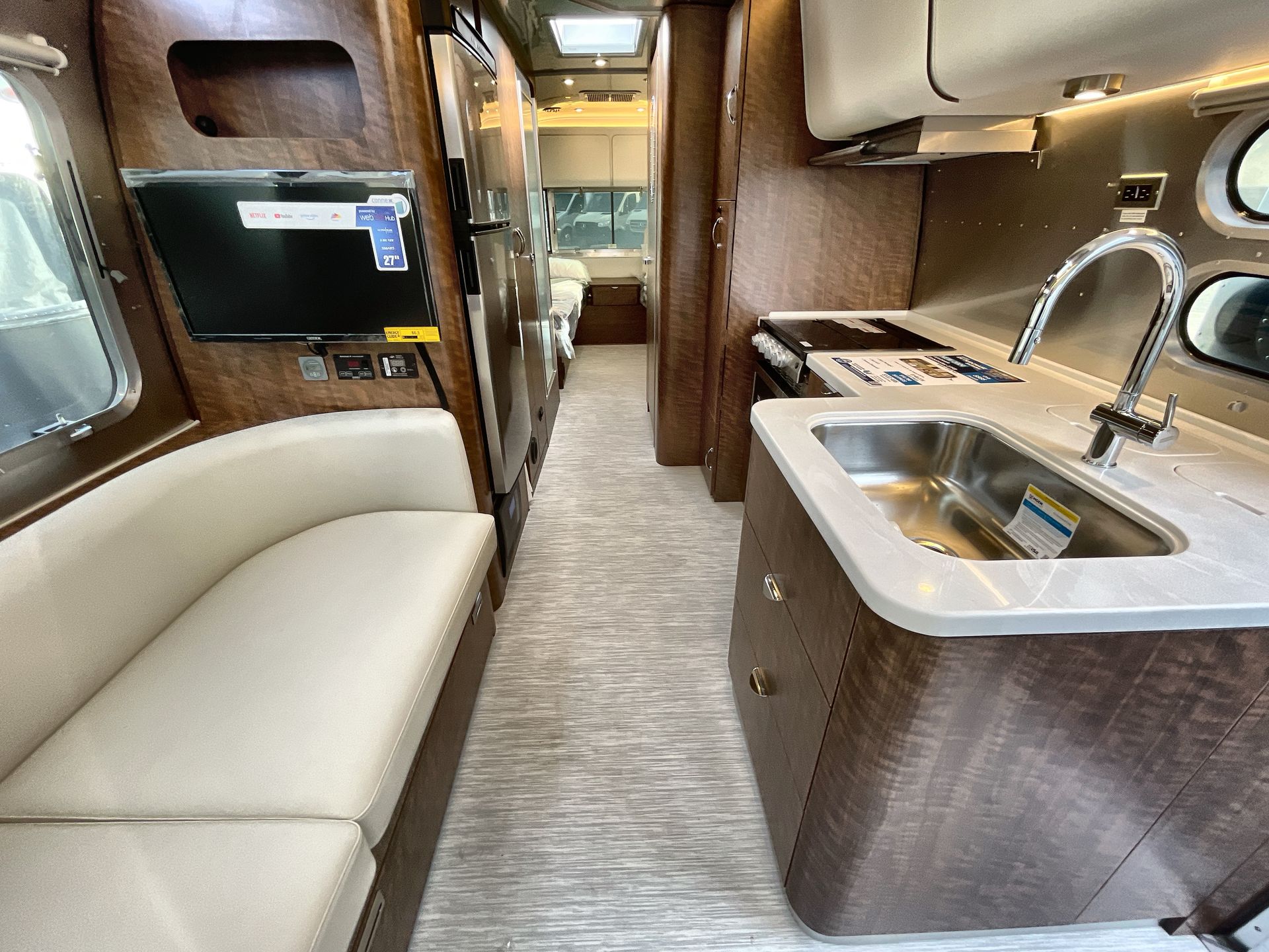 2026 Airstream 27FBT Base