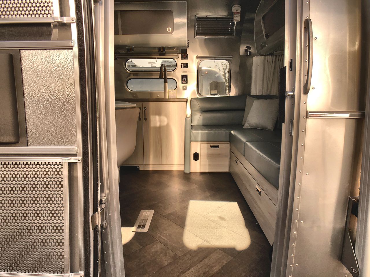 2026 Airstream 28RBT Base