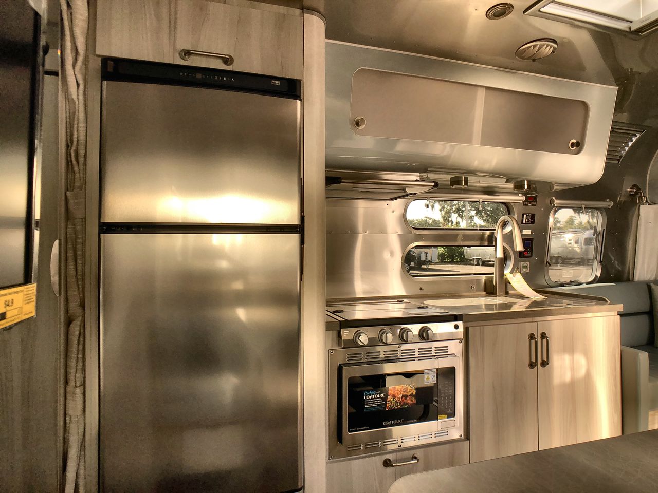 2026 Airstream 28RBT Base