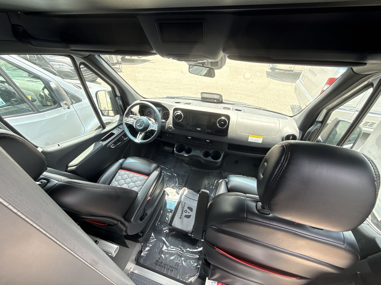 2025 Airstream 19X Base