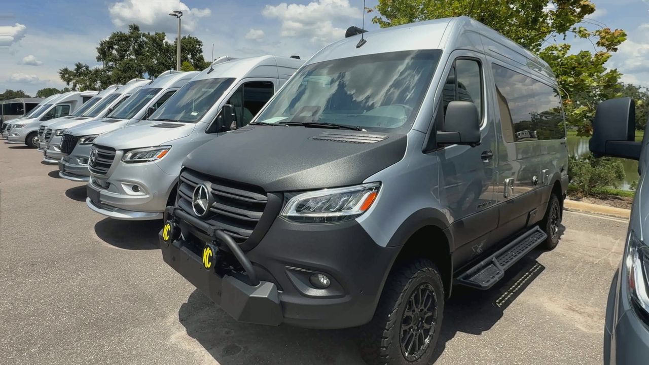 2025 Airstream 19X Base