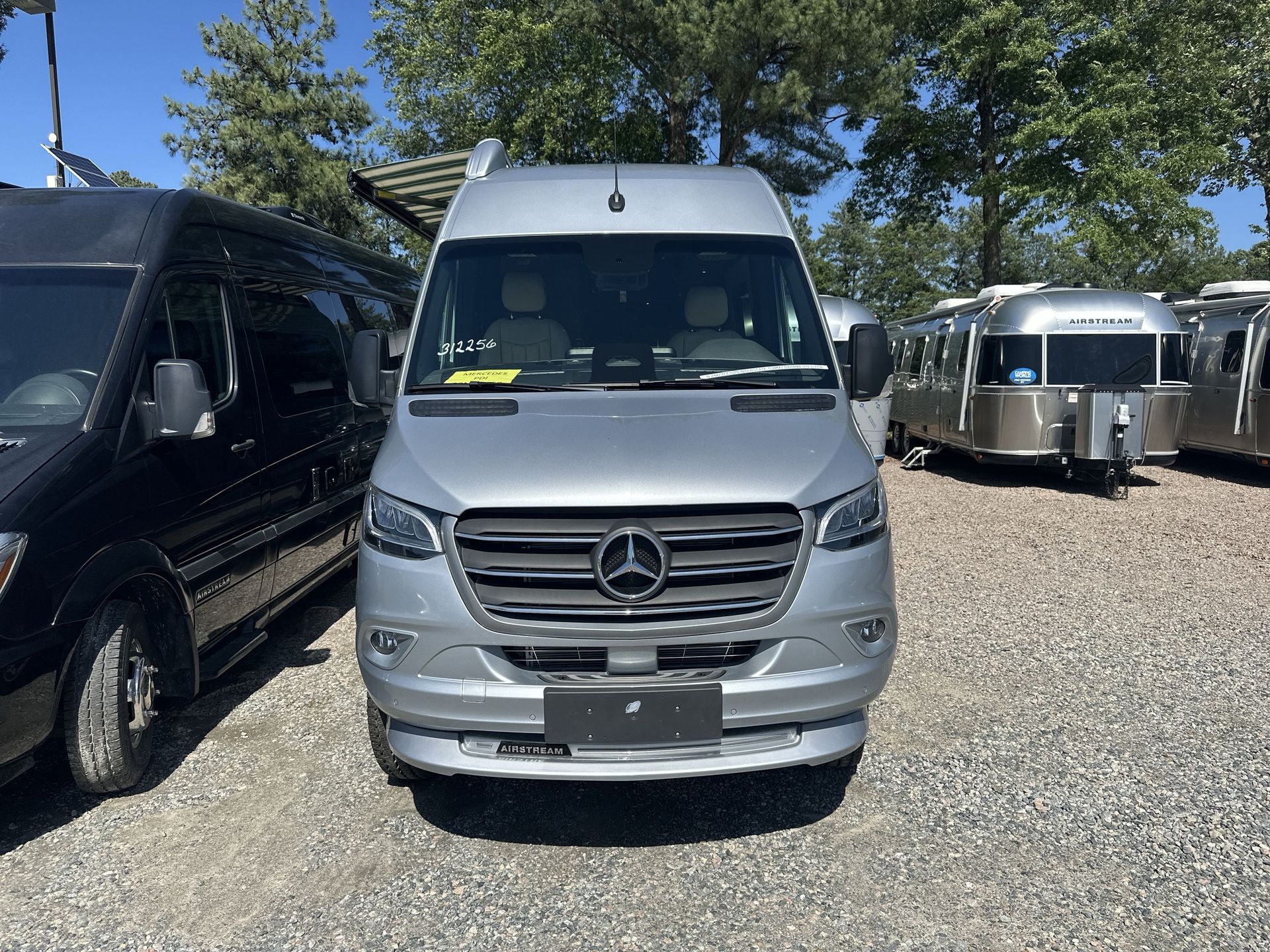 2026 Airstream 24GL Tommy Bahama Base